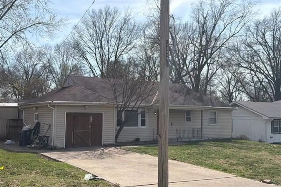 4305 E 113th St Kansas City, MO 64137, Jackson County