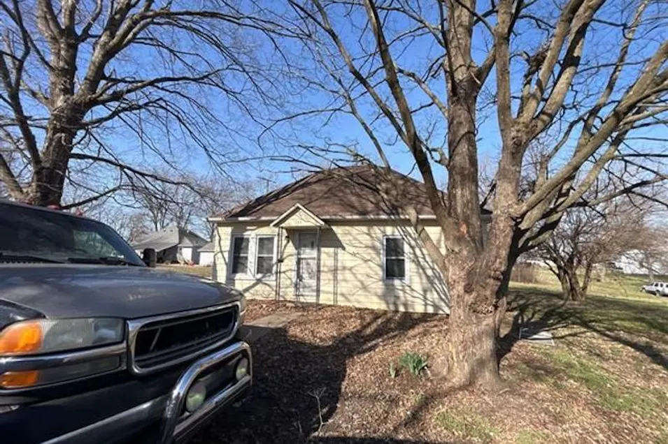 101 Hinkle St Blackwater, MO 65322, Cooper County