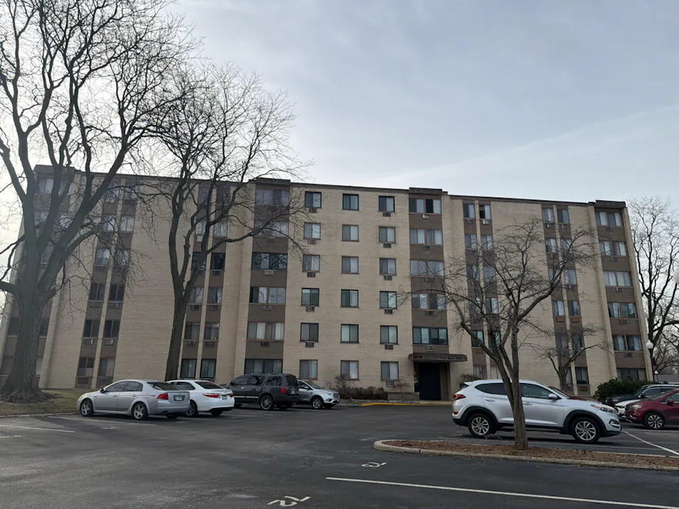 9745 S Karlov Ave., Apt 302 Oak Lawn, IL 60453, Cook County