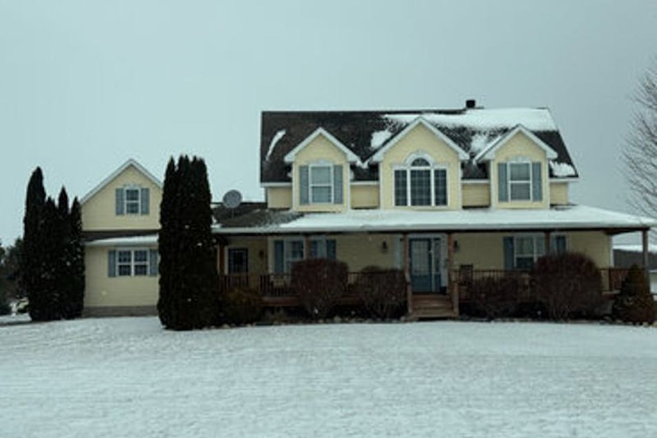 4067 E Jason Rd Saint Johns, MI 48879-9131, Clinton County