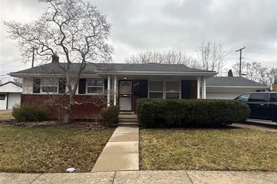 20461 Hollywood St Harper Woods, MI 48225, Wayne County