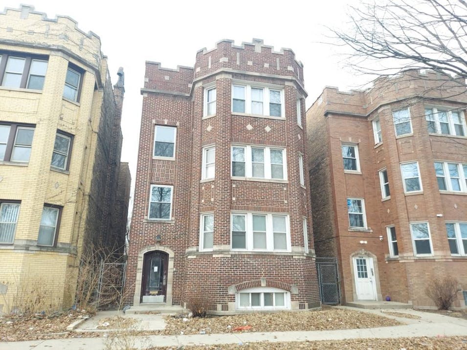 7830 S Oglesby Ave. Chicago, IL 60649, Cook County