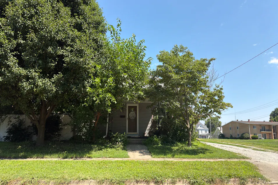415 East Franklin Street Taylorville, IL 62568, Christian County