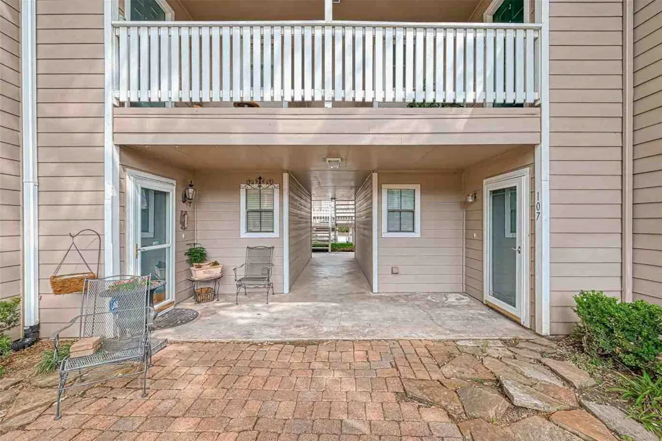 14911 Wunderlich Dr Unit 107 Houston, TX 77069, Harris County