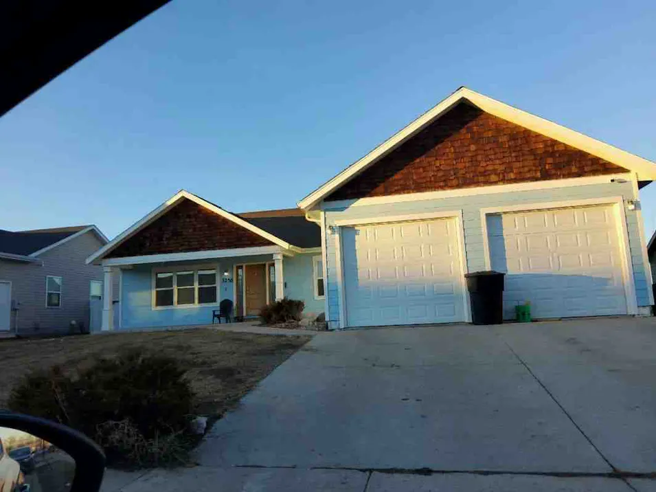 3226 32nd St W Williston, ND 58801, Williams County