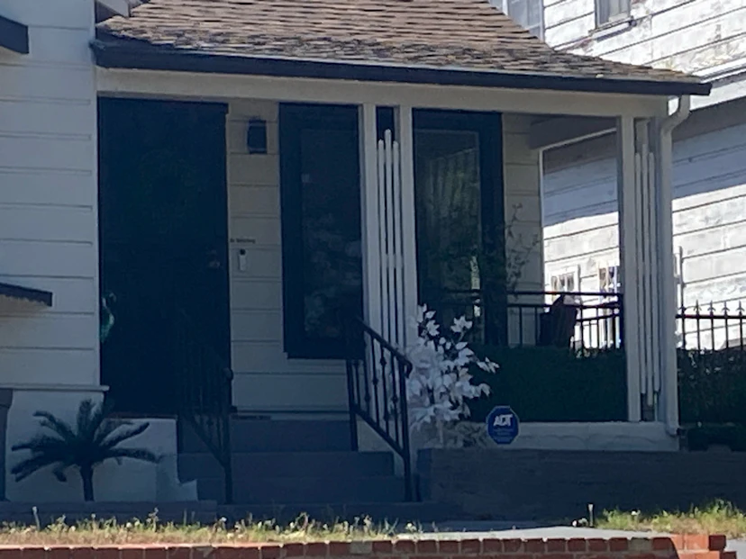 153 N Hanford Ave