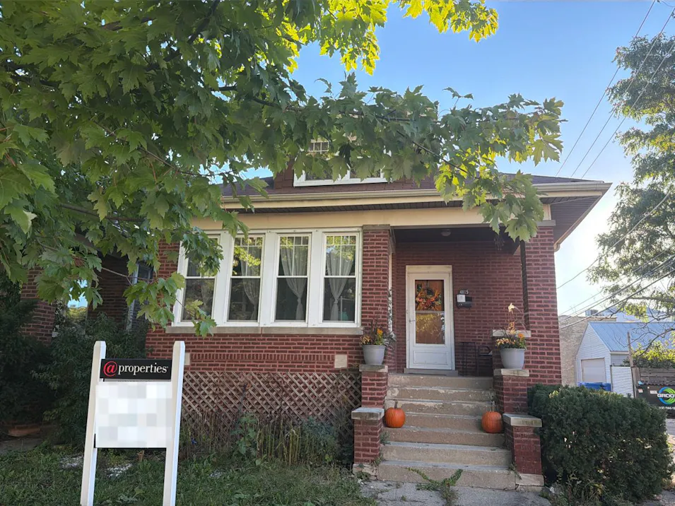 4815 N. Tripp Avenue Chicago, IL 60630, Cook County