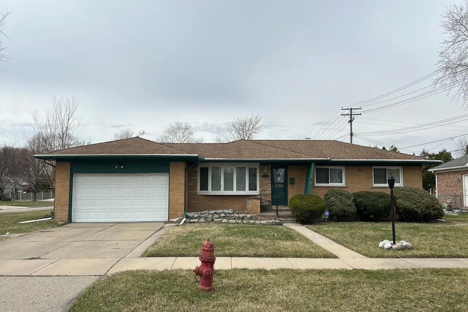 32189 Judilane St Roseville, MI 48066-1009, Macomb County