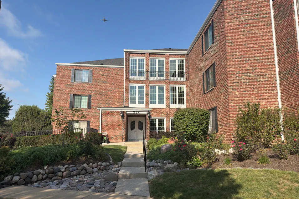 520 Biesterfield Rd Elk Grove Village, IL 60007, Cook County