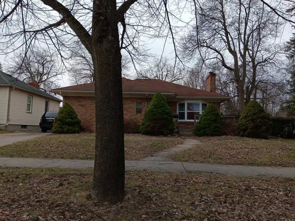 3217 Court St Saginaw, MI 48602, Saginaw County