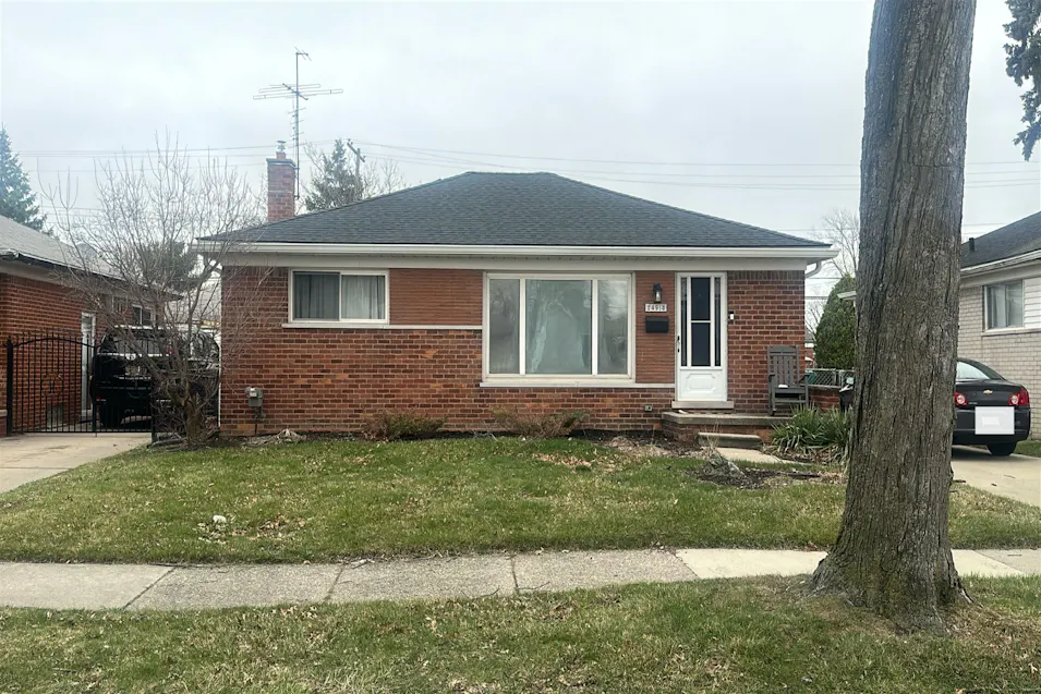 24914 Raven Ave Eastpointe, MI 48021, Macomb County