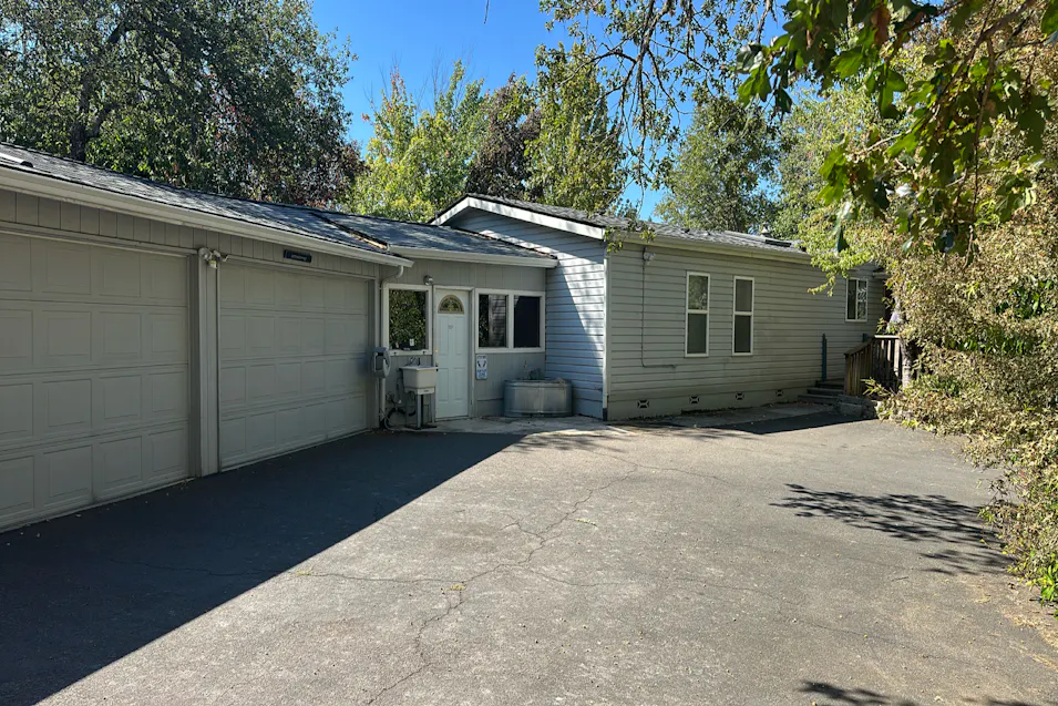 390 Dearing Way Grants Pass, OR 97527, Josephine County