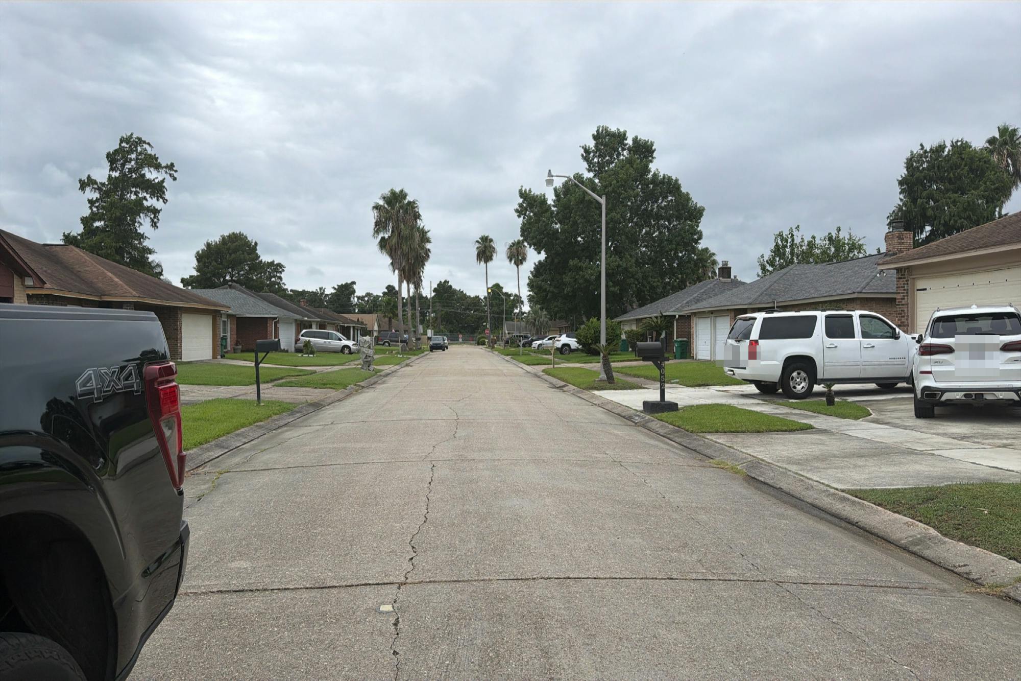 Deerpark Dr, Harvey, LA 70058