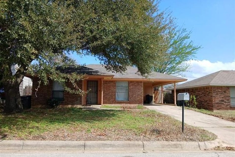 2817 Carten St Fort Worth, TX 76112, Tarrant County