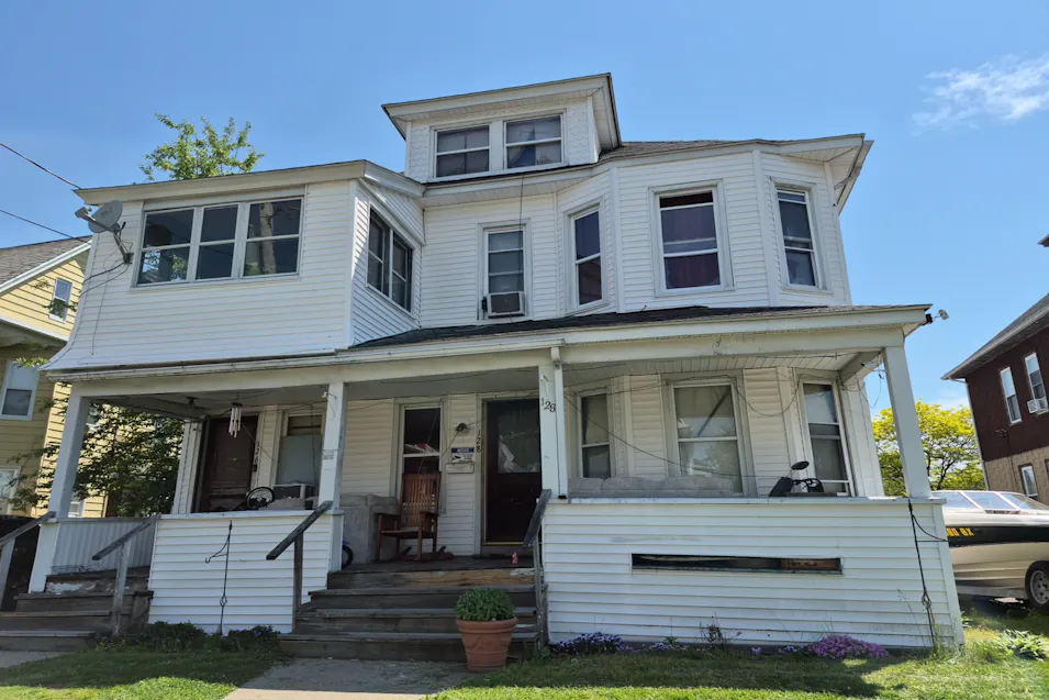 126-128 Waldo Street Holyoke, MA 01040, Hampden County
