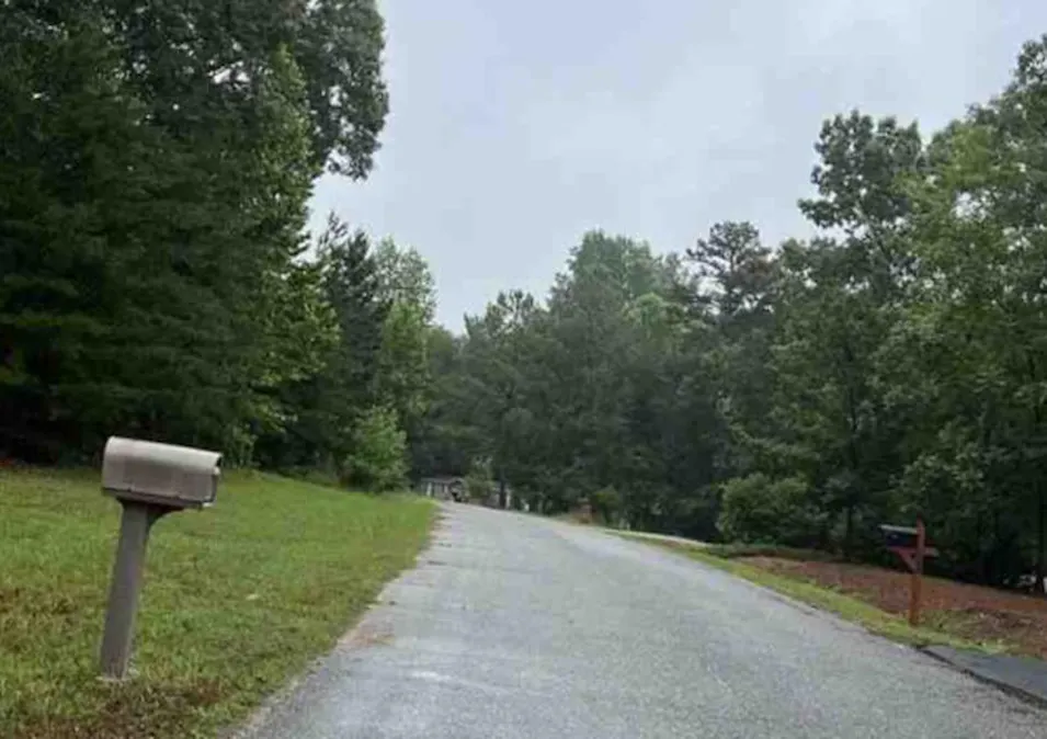 502 Sunshine Dr Seneca, SC 29678, Oconee County