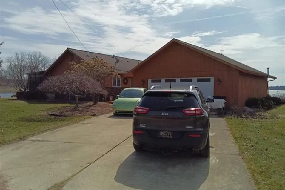 313 Pamela Cir Brooklyn, MI 49230, Jackson County