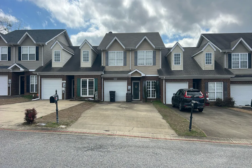 2064 Queens Court Moody, AL 35004, St. Clair County