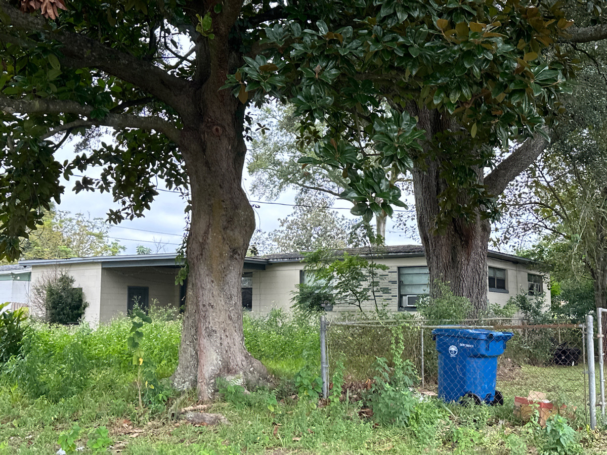 2625 Bywood Rd photo 2