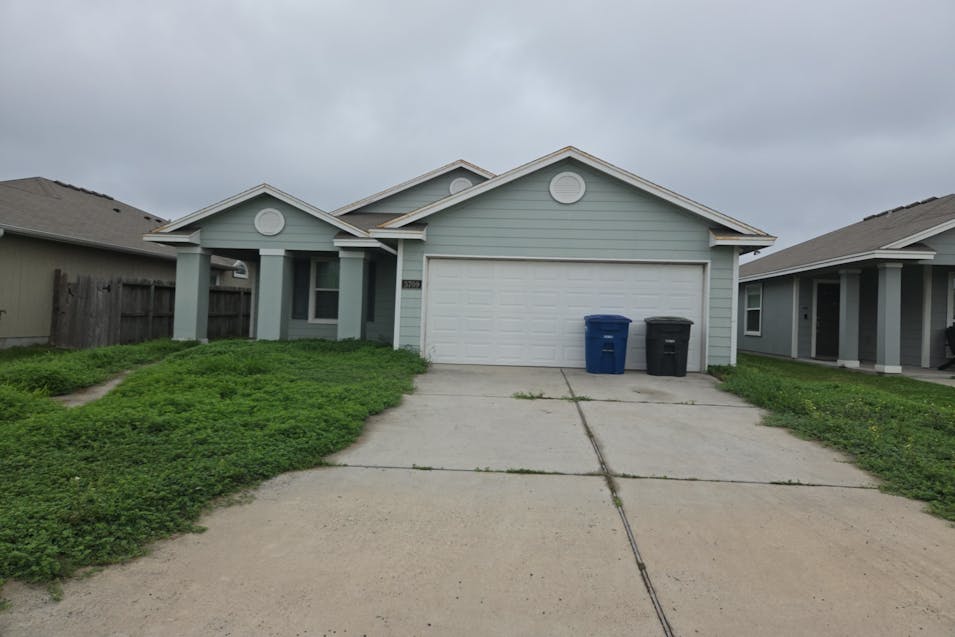 3709 Wl Breeding Drive Corpus Christi, TX 78414, Nueces County
