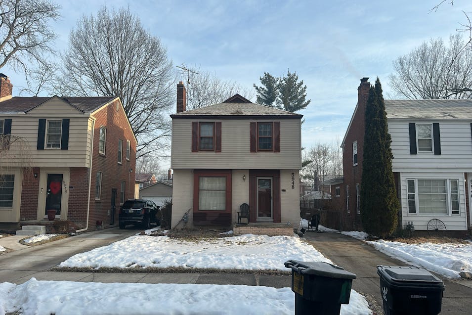 5948 Lannoo St Detroit, MI 48236-2142, Wayne County