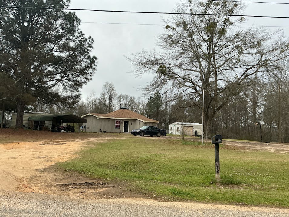 1817 Alpine Dr Deatsville, AL 36022, Autauga County