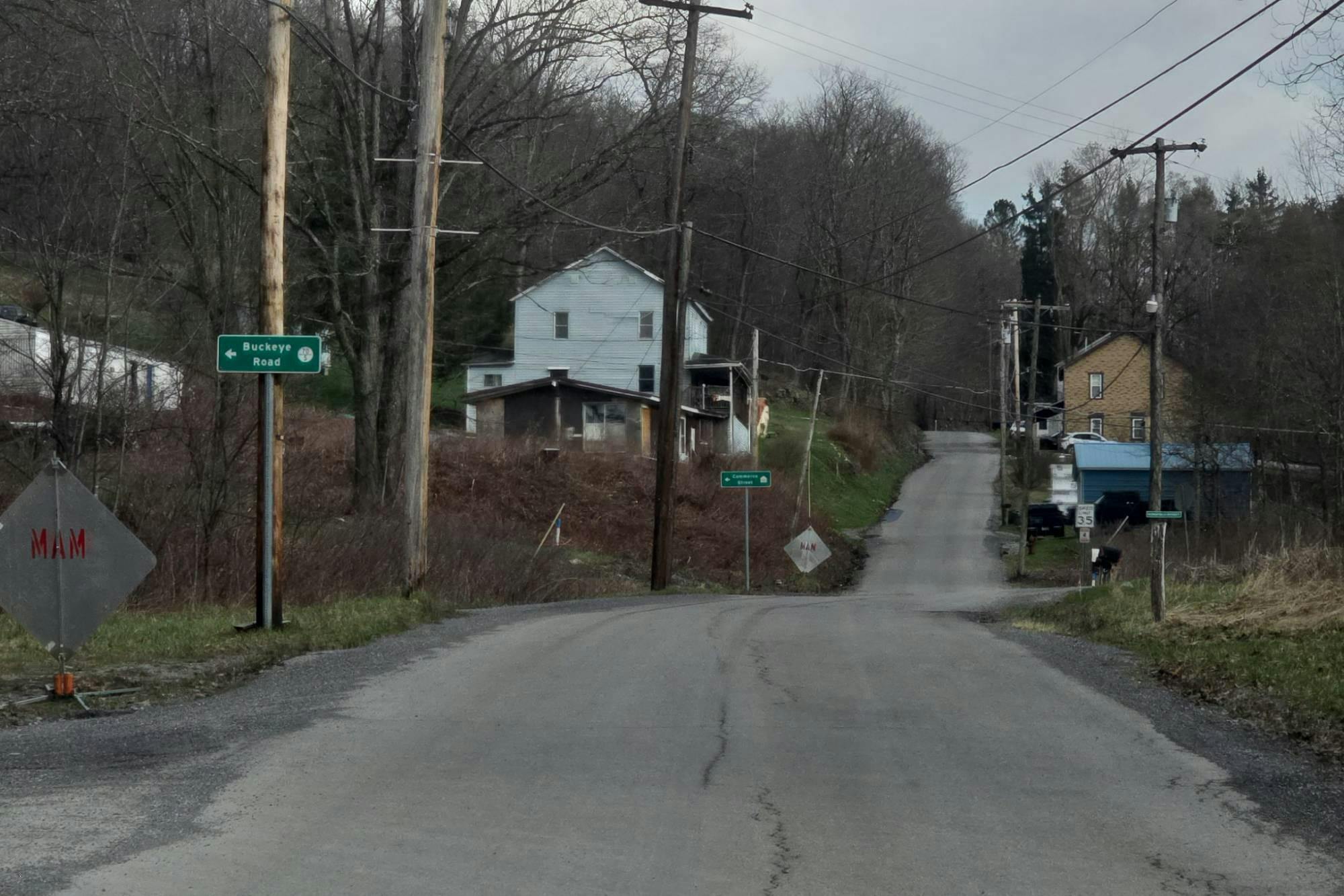 Number 4 Rd, Tunnelton, WV 26444