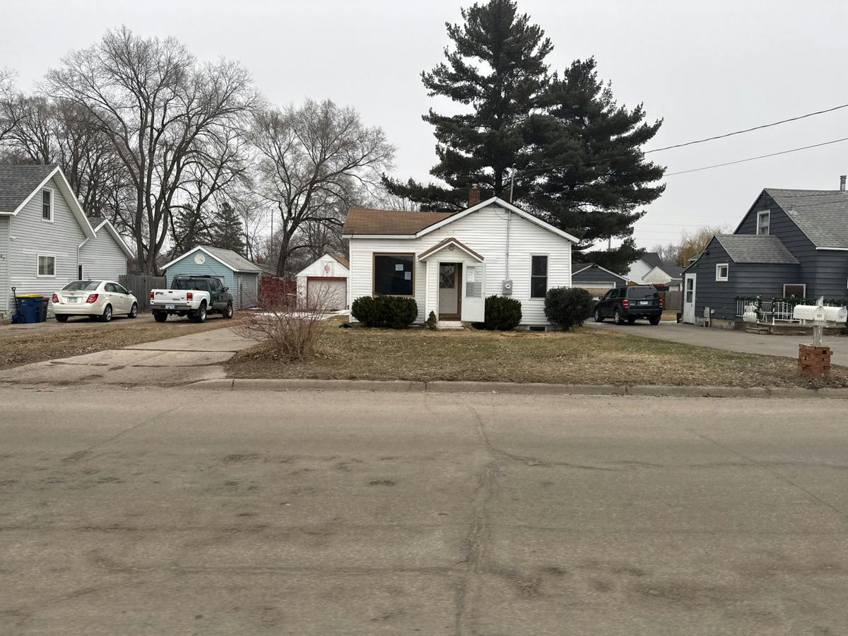 Park Ave, Faribault, MN 55021