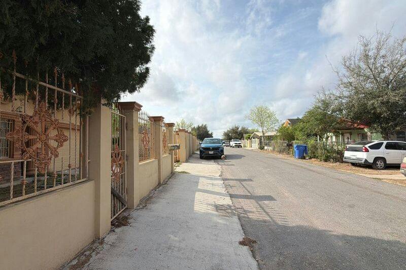 Redwood Rd, Rio Grande City, TX 78582