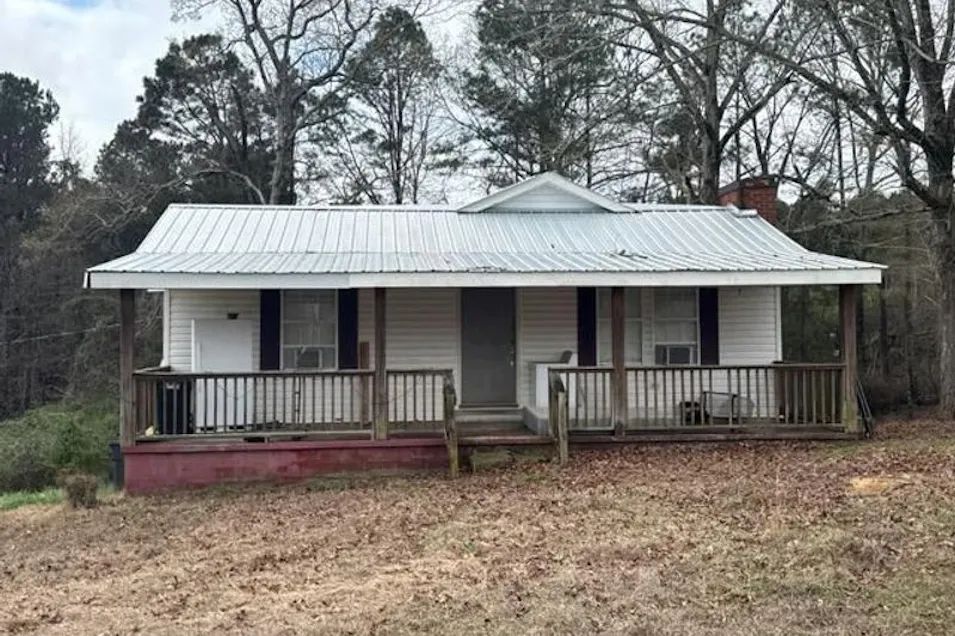 1381 County Highway 114 Haleyville, AL 35565, Marion County