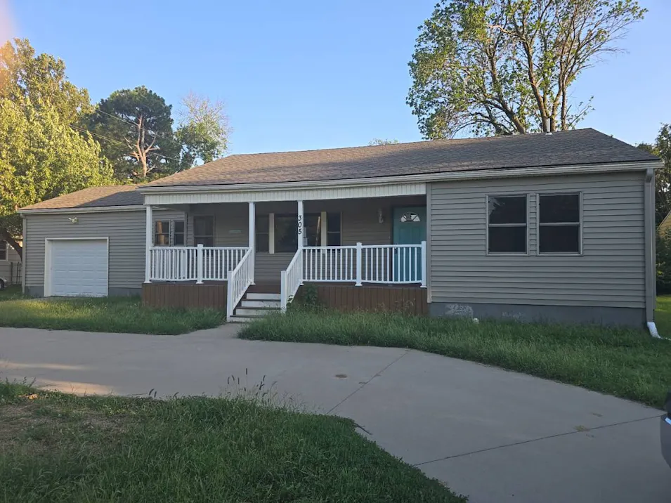 305 W 30th Ave. Hutchinson, KS 67502, Reno County