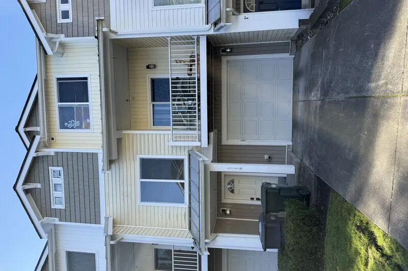 5323 Military Rd E B, Tacoma, WA 98446, Pierce County