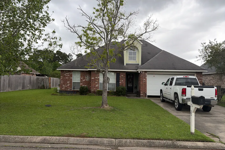 23726 Springhill Dr Denham Springs, LA 70726, Livingston County