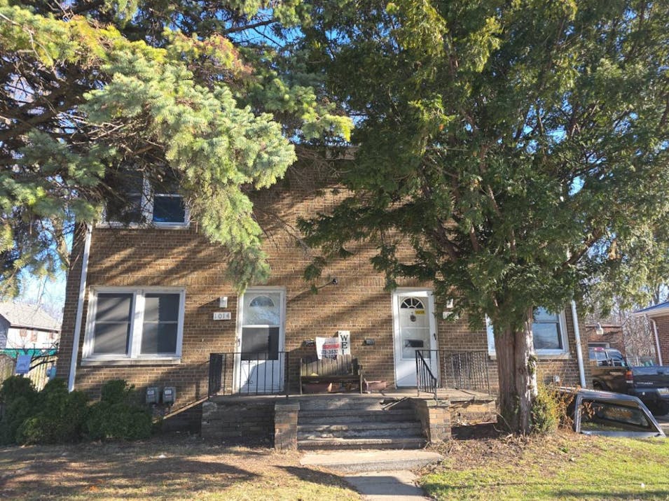 1014 Lake Lansing Rd Lansing, MI 48906, Ingham County