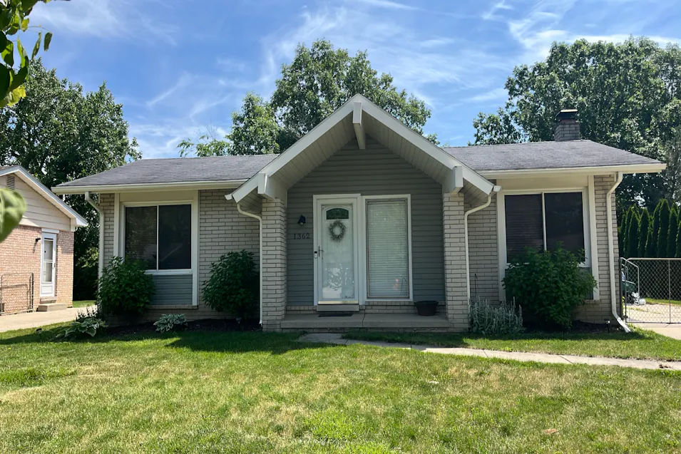 1362 Longfellow Dr Canton, MI 48187, Wayne County