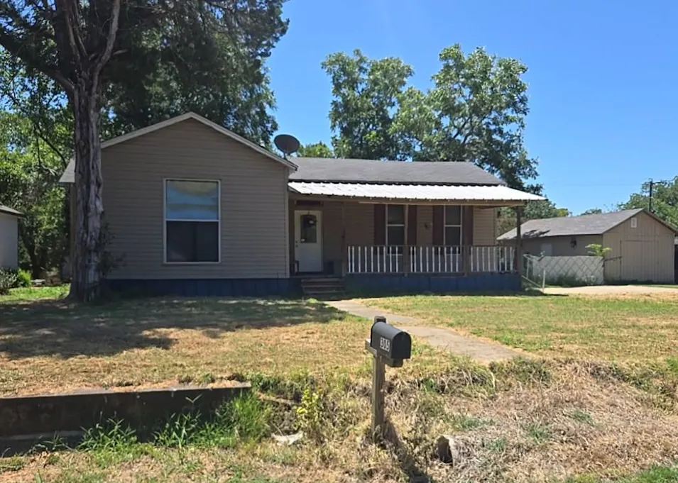 305 NW 2nd St Hubbard, TX 76648, Hill County