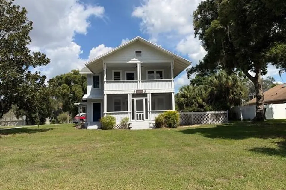 300 Railroad St Fruitland Park, FL 34731, Lake County