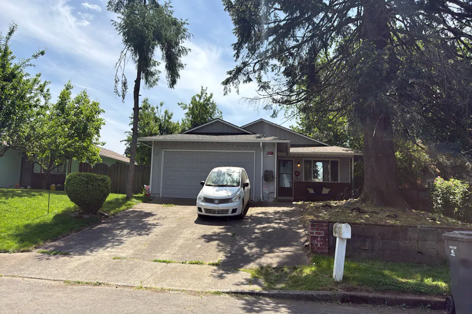 4552 NE Jarrett St Portland, OR 97218, Multnomah County