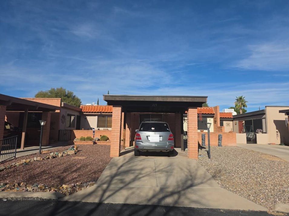 225 N Camino Del Varonil Green Valley, AZ 85614, Pima County
