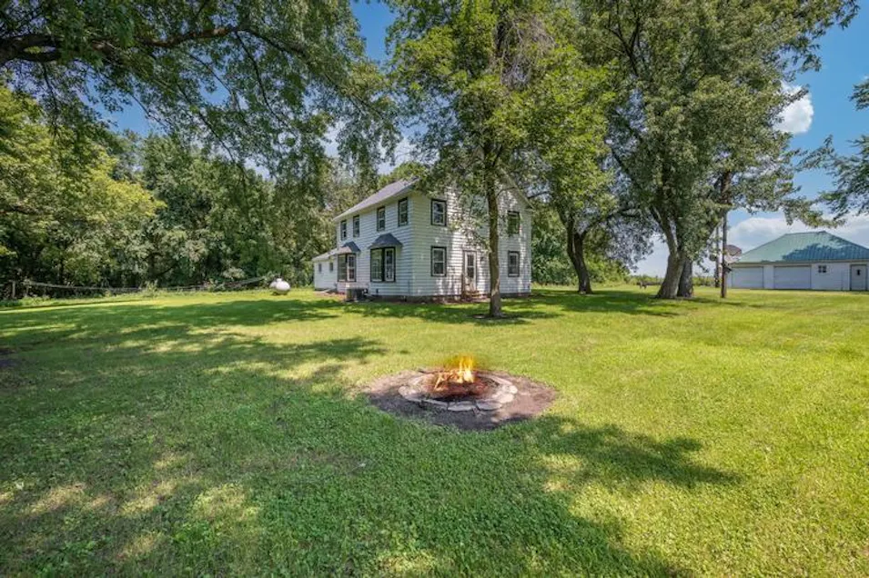 1742 50th Avenue Lake Wilson, MN 56151, Murray County