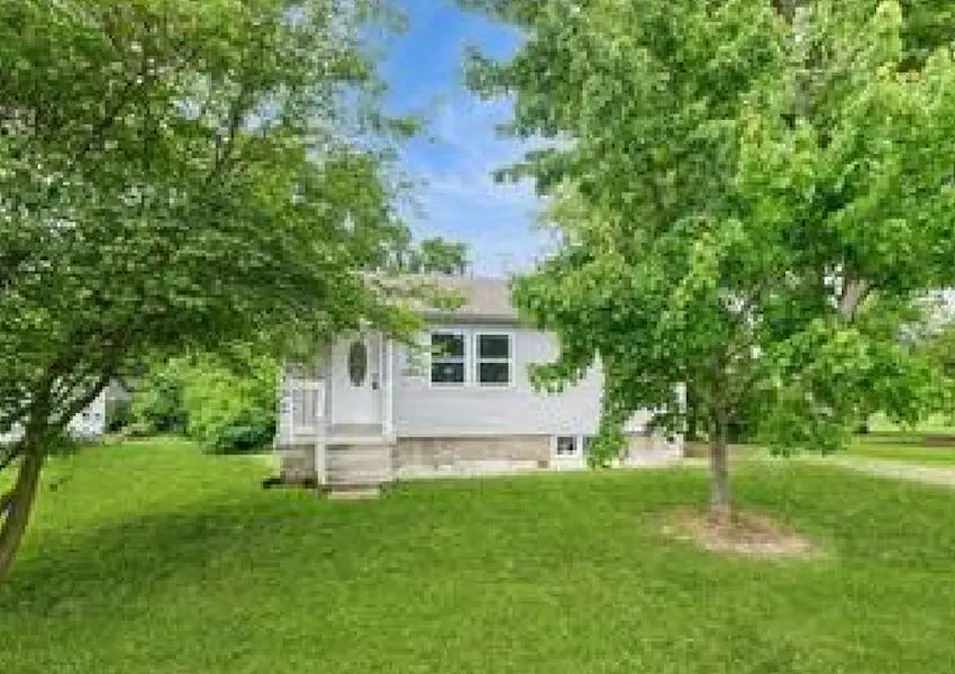 474 West 9th St Neoga, IL 62447, Cumberland County