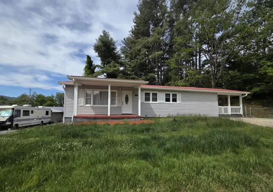 93 Valley View Cir Waynesville, NC 28786, Haywood County