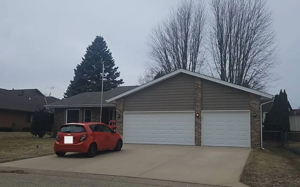 14581 Embassy Ave Apple Valley, MN 55124, Dakota County