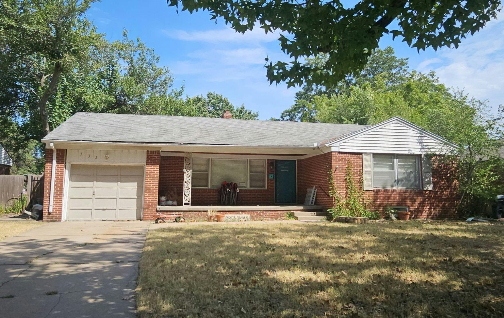 Hillcrest Ave, Wichita, KS 67208