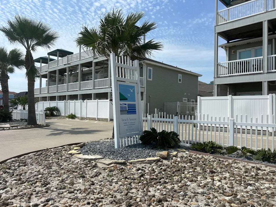 14901 Windward Dr Corpus Christi, TX 78418, Nueces County