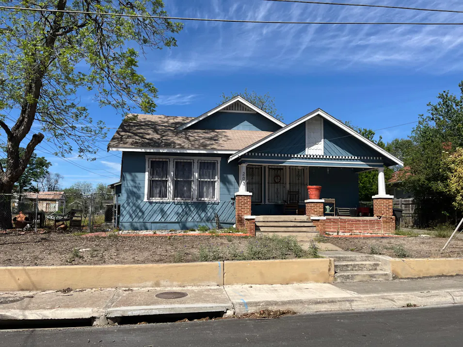 203 E Lambert St. San Antonio, TX 78204, Bexar County