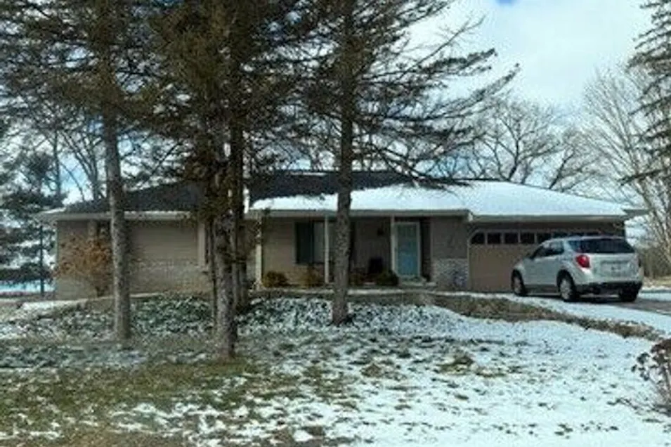 589 Forstrom Dr Lowell, MI 49331-9688, Kent County