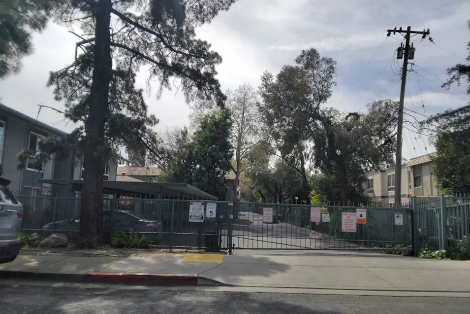 1036 Oak Grove Rd Apt 21 Concord, CA 94518-3233, Contra Costa County