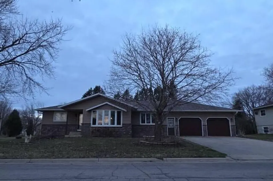 221 5th Street Northeast Grand Meadow, MN 55936, Mower County