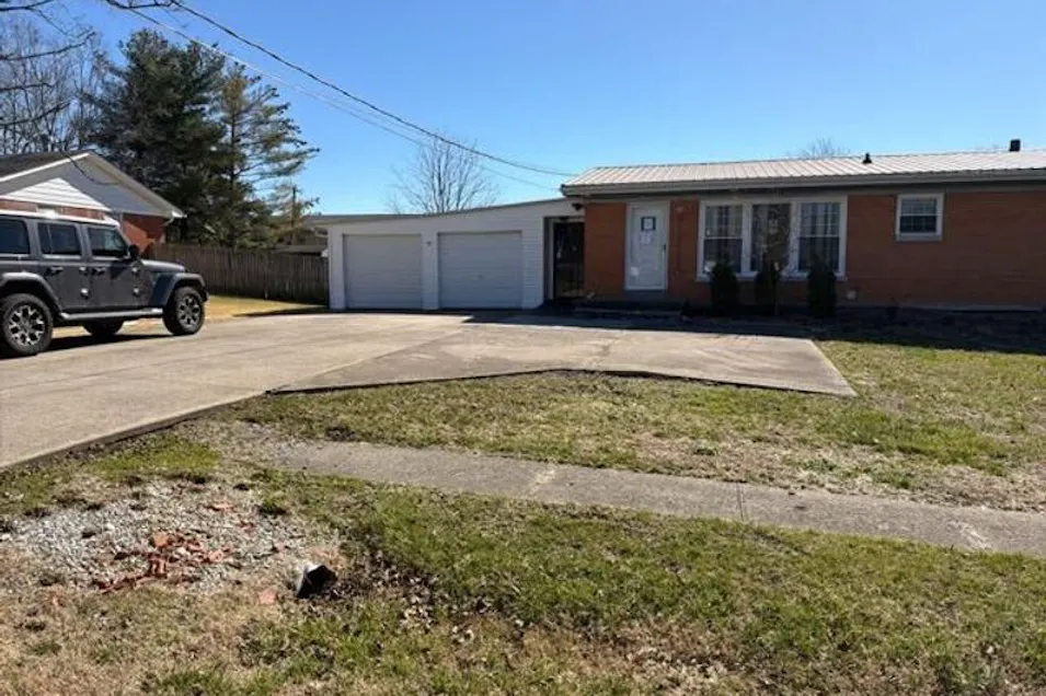738 Crescent Way Radcliff, KY 40160, Hardin County